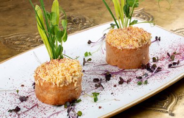 Balık ciğerli Grand Eclairs. Klasik Rus yemeği.