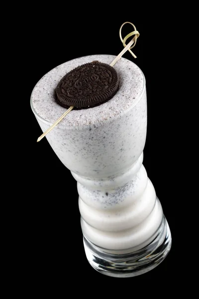 Milkshake Oreo Σκούρο Φόντο — Φωτογραφία Αρχείου