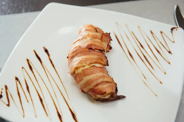 Meat Fried Bacon White Plate Table — Stock Photo, Image