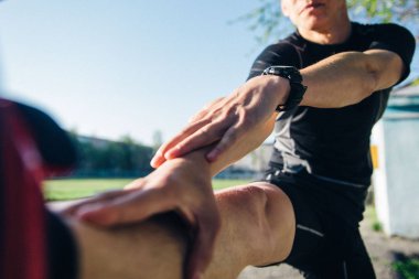 stadyumda ısınma atlet