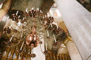 Kilisenin iç ve iç