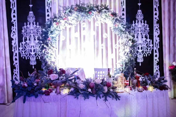 Decoración de la sala de banquetes en el día de la boda — Foto de Stock