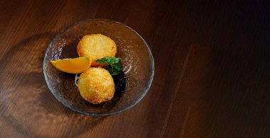 Patates kroketleri. Patates püresi. Ekmekli ve kızartılmış.