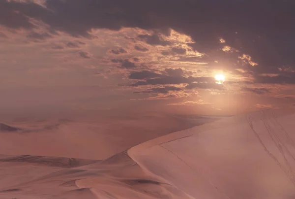 Hermosas Dunas Arena Dorada Cielo Dramático Con Nubes Brillantes Desierto — Foto de Stock