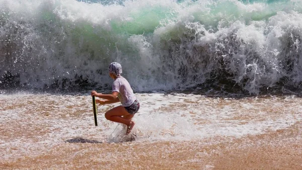 Cute Caucasian Boy Waiting Huge Foamed Wave Big Splashes Having — Stock Photo, Image