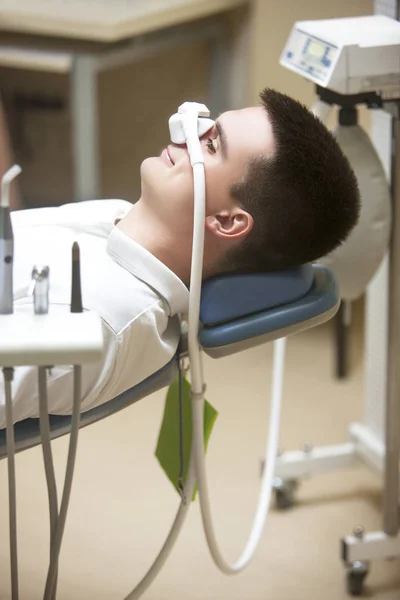 Junger Hübscher Kerl Krankenhaus — Stockfoto