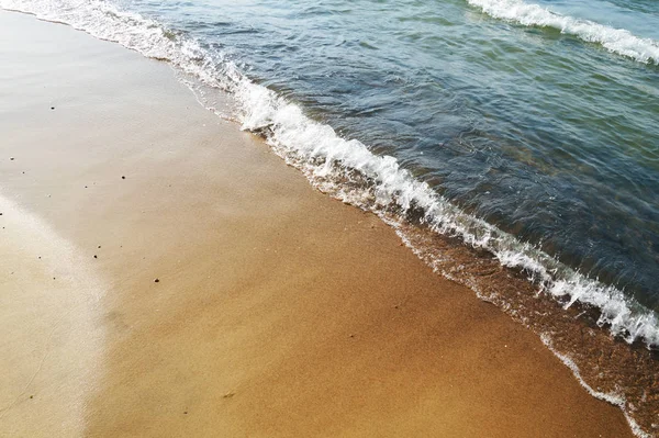 Spiaggia Sabbiosa Onde Marine — Foto Stock