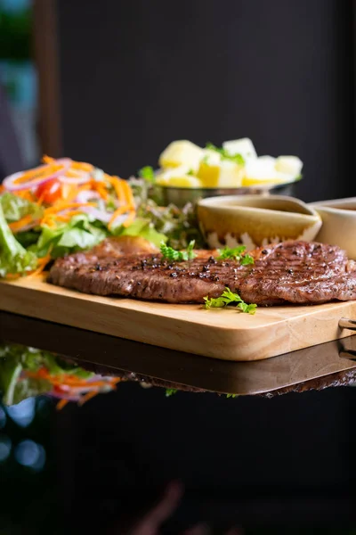 Wagyu Kobe Ternera Con Verduras Carne —  Fotos de Stock