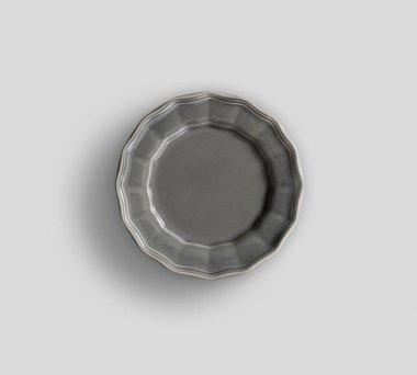 Boş renk tabak arkaplanı - Yemek tabaklarının boş porselen tabağı.