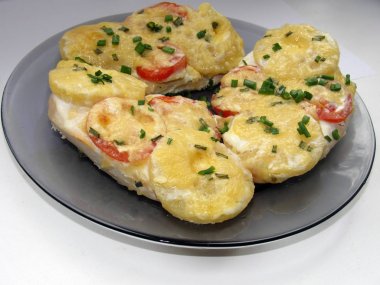 Fırında Domatesli ve Ananaslı Tavuk Filetosu