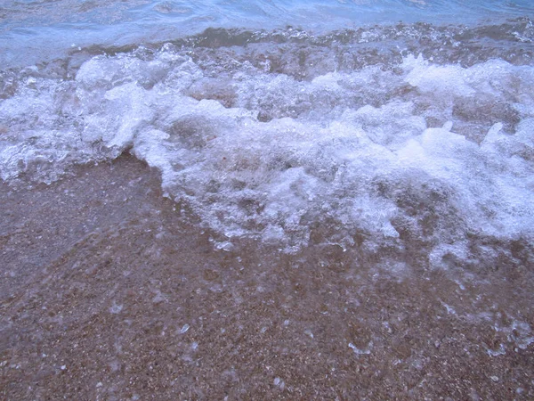 Sabbia Bagnata Sulla Riva Del Mare — Foto Stock