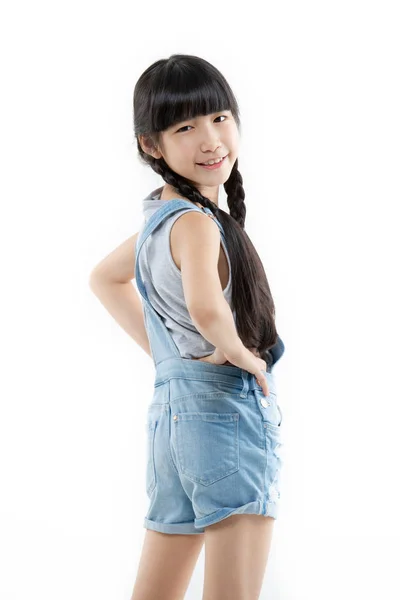 Портрет Счастливой Азиатской Девочки Улыбающейся Белом Фоне — стоковое фото