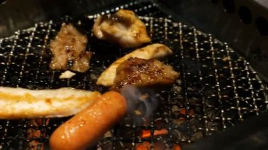 sığır eti Yakiniku tarzı ızgara 4 k Izgara Barbekü Tokyo, Japonya Japon lokantasında pişmiş