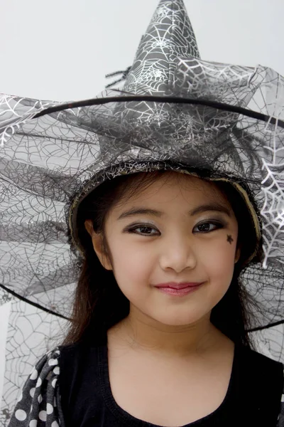 Portrait Fille Mignonne Costume Halloween Regardant Caméra — Photo