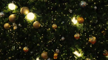 4k Süslenmiş Noel ağacı, köpüklü ve peri
