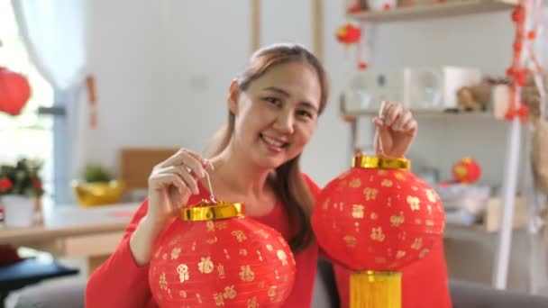 Slow Motion Happy Asian Woman Decorate Her House Chinese New — Stock Video