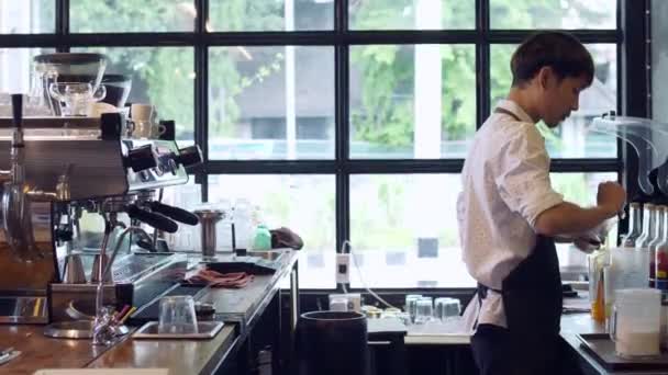 Barista Asiatique Travail Pendant Fabrication Café Dans Café — Video