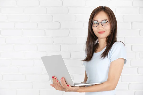 Mulher Asiática Usando Laptop Local Trabalho Casa Conceito Estilo Vida — Fotografia de Stock