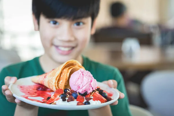 Excited Asian Child Smile Face Showing Dessert Focusing Waffle Plate — Stock Photo, Image
