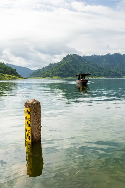 Passeio Barco Barragem Khun Dan Prakan Chon Província Nakhon Nayok — Fotografia de Stock