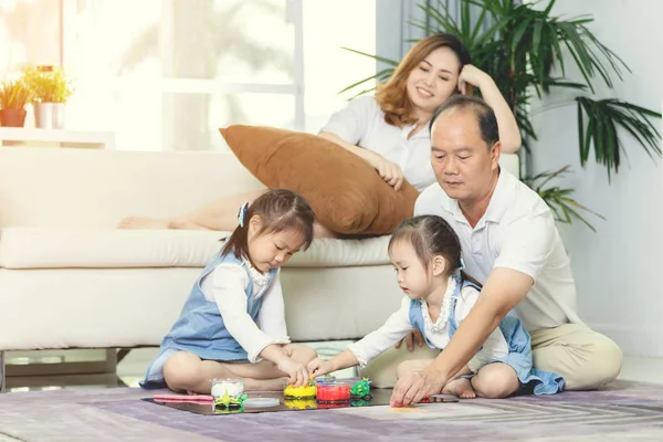 Feliz Asiático Família Pai Mãe Aproveitando Com Criança Família Estilo — Fotografia de Stock