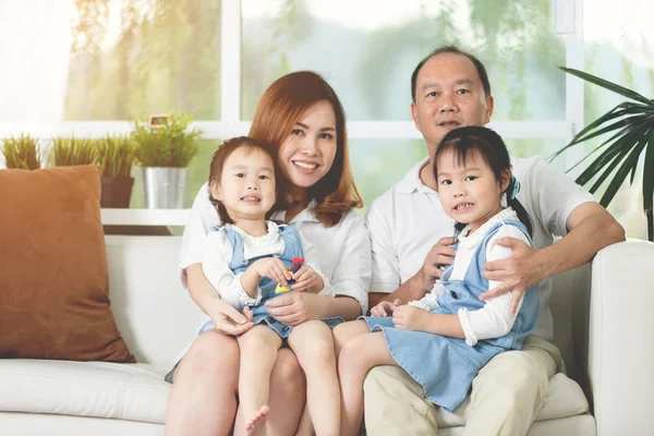Šťastný Asijské Rodiny Otec Matka Dítětem Životní Styl Rodiny Doma — Stock fotografie