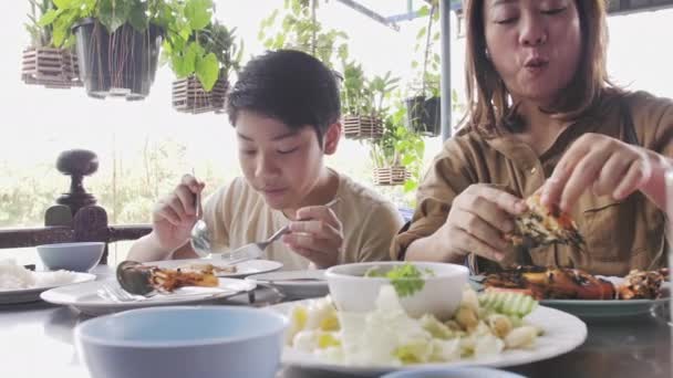 Slow Motion Happy Asian Family Mother Son Enjoy Eating — Stock Video