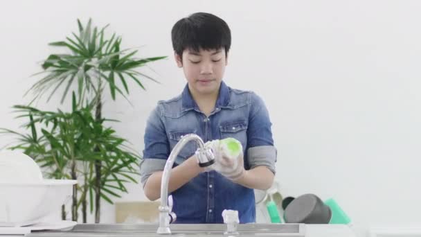 Asian Young Boy Washing Dish Kitchen Home Lifestyle Concept Teen — Stock Video