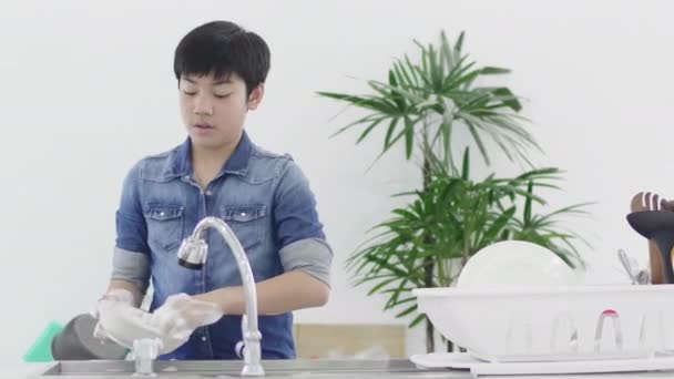 Asian Young Boy Washing Dish Kitchen Home Lifestyle Concept Teen — Stock Video