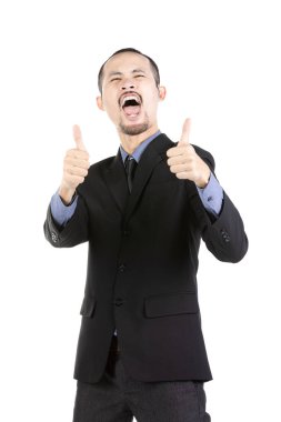 Gelmiş geçmiş en güzel gün! İş galibi. Mutlu genç sakallı adam resmi giyim kollarını kaldırdı tutmak ve pozitiflik ifade Beyaz arka plan üzerinde izole .