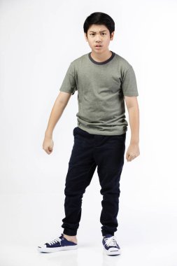 Beyaz bir geçmişi olan genç Asyalı bir çocuk, üzgün ol; kötü bir geçici personel.