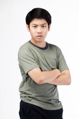 Beyaz bir geçmişi olan genç Asyalı bir çocuk, üzgün ol; kötü bir geçici personel.