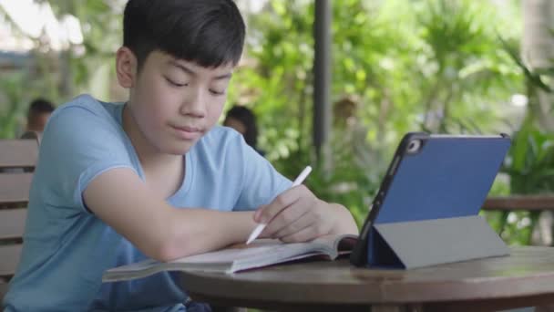 Young Asian Boy Work Tablet — 비디오