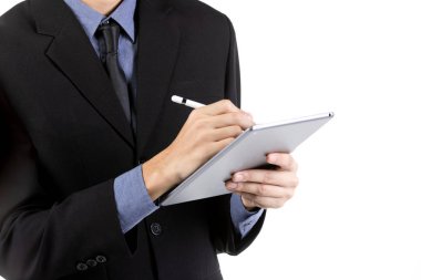 Beyaz Yalıtılmış Dijital Tablet Kullanan Asyalı Genç Adam .