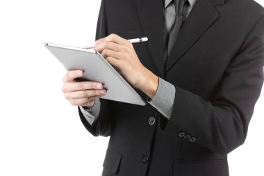 Beyaz Yalıtılmış Dijital Tablet Kullanan Asyalı Genç Adam .