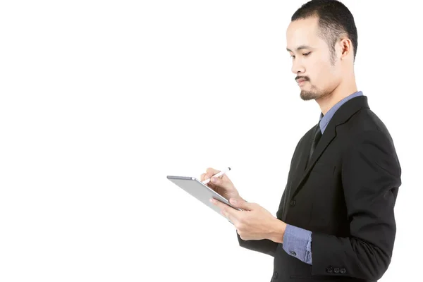 아시아 젊은 남자 사용 디지털 태블릿 고립 에 화이트 . — 스톡 사진