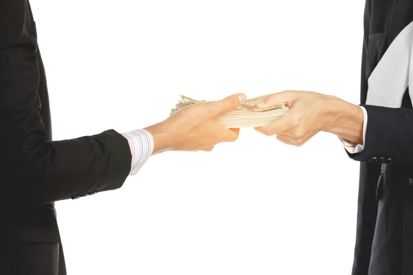 Бизнесмены с деньгами в руках изолированы на белом фоне
.