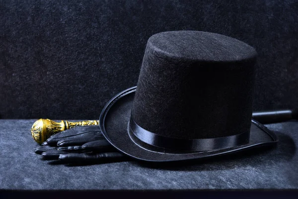 Set Mago Cappello Alto Guanti Pelle Bastone Pomolo Fondo Nero — Foto Stock