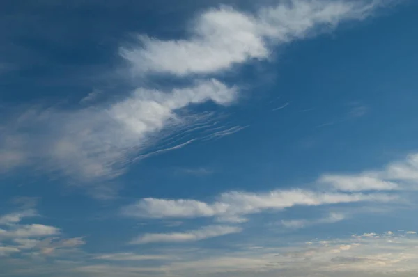 Formação de nuvens sobre a Lagoa Gallocanta. — Fotografia de Stock