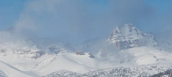 Sněžné hory v Pyrenejích Huesca. — Stock fotografie