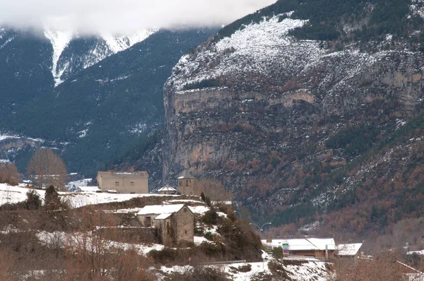 Village of Torla and Ordesa and Monte Perdido National Park. — Stock Photo, Image