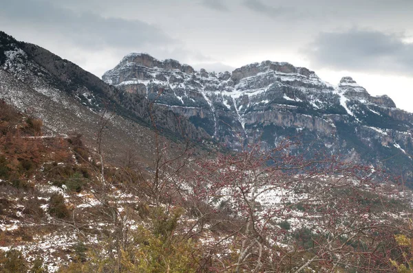 I Sestrali di Ordesa e il Parco Nazionale del Monte Perdido. — Foto Stock