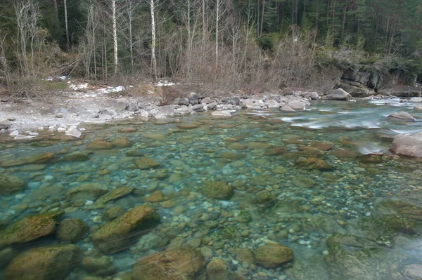 Řeka Ara v Pyrenejích v Huesce. — Stock fotografie