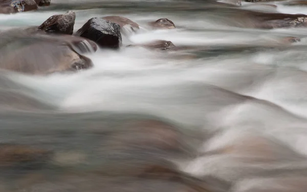 Река Ара в Пиренеях Уэски. — стоковое фото