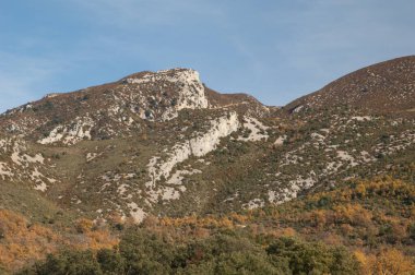 Guara Dağları ve Kanyonlarının Doğal Parkı 'ndaki uçurum.