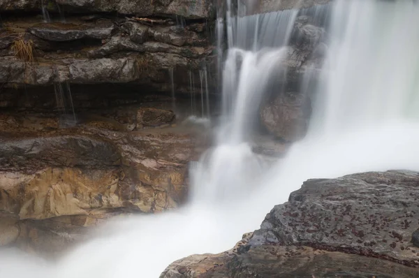 Водоспад в Національному парку Ордеза і Монте - Пердідо.. — стокове фото