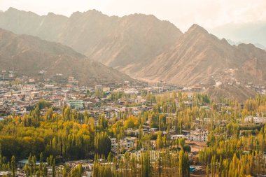 Sonbahar görünümü Leh Ladakh bölgesinde peyzaj, Norther parçası