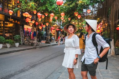 Hoi An Sokaklarında seyahat çift, Vietnam