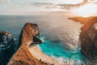 Kelingking plajı, Nusa Penida isla ile manzara havadan görünümü