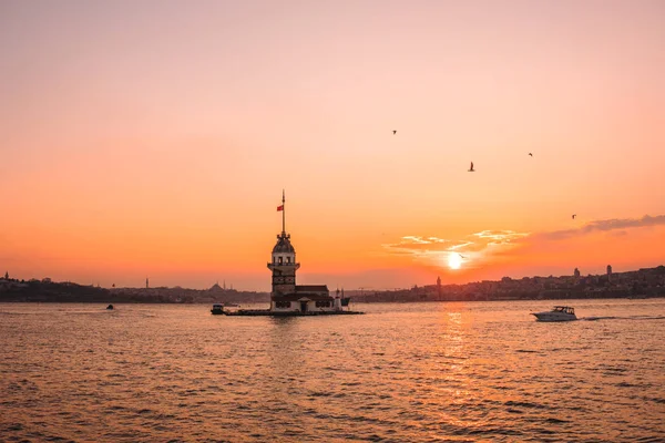 Naplemente kilátás Maiden Tower (KIZ Kulesi) Bosphorus, T — Stock Fotó